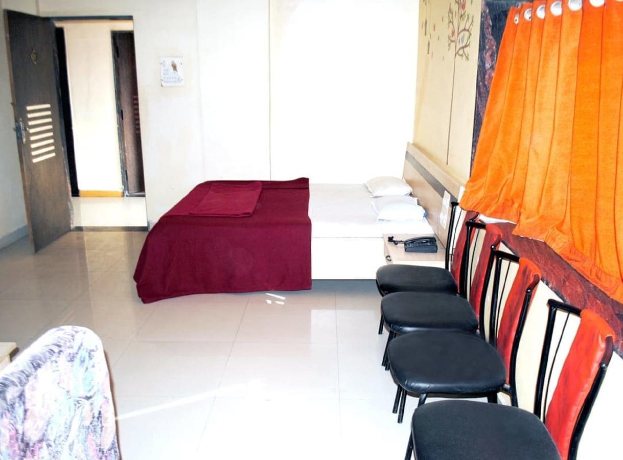 Hotel Kesari Nandan Lātūr Exterior foto